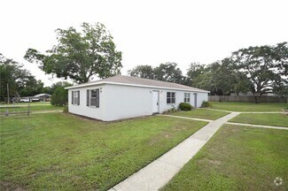 Building Photo - 891 School House Rd
