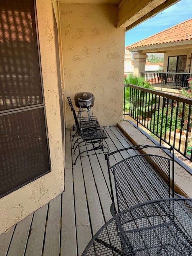 Building Photo - One bedroom condo/ Scottsdale