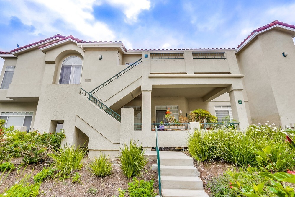 Primary Photo - Beautiful Aliso Viejo Condo in the Seagate...