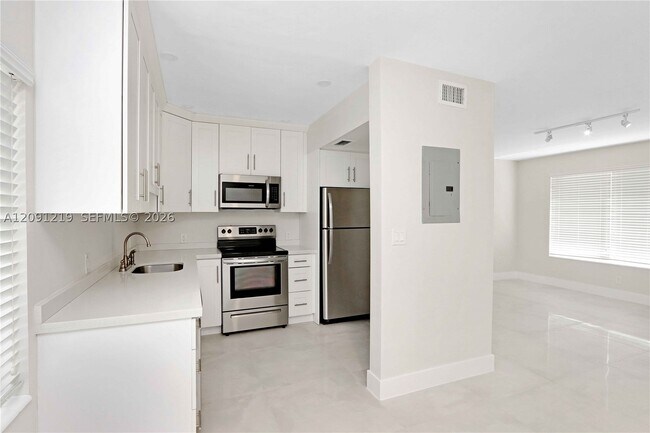 Foto del edificio - 930 SW 24th Ct