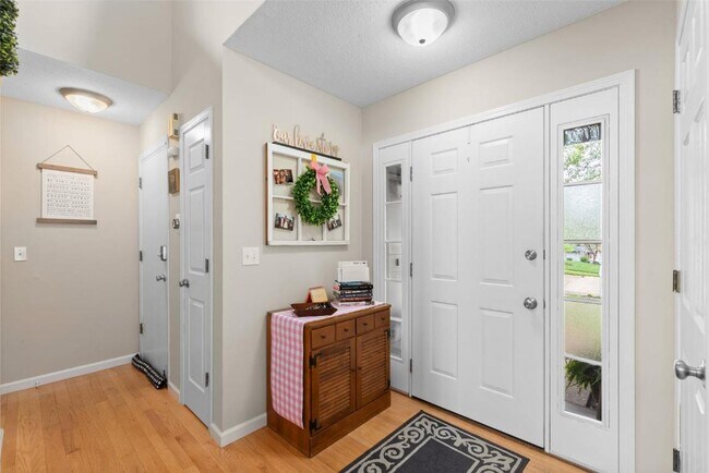 Foto del edificio - 510 Oaktree Crossing Ct
