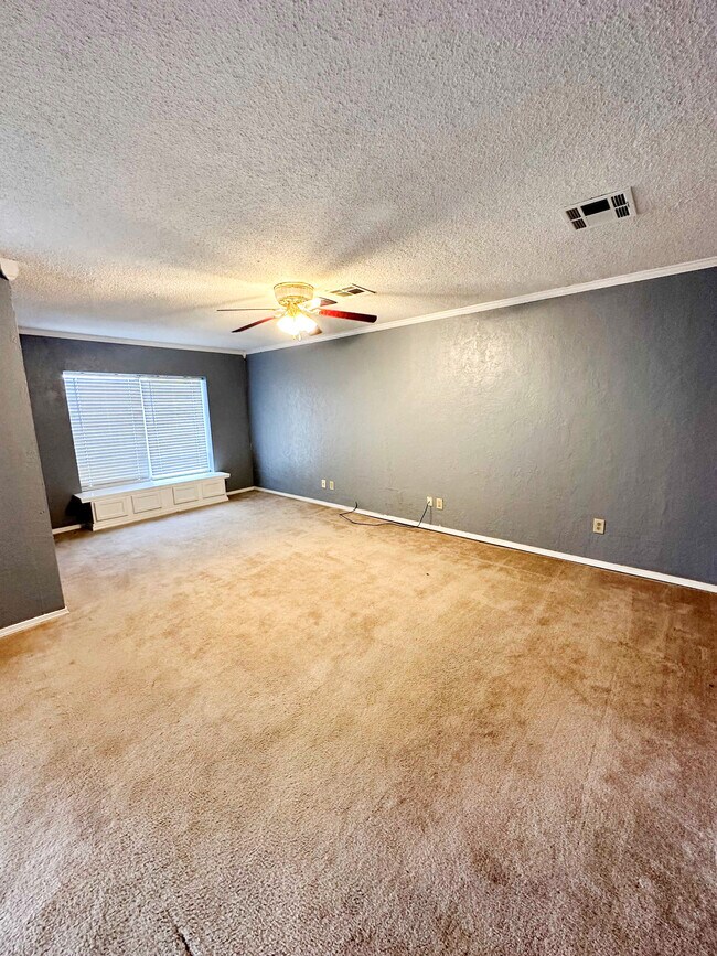 Foto del edificio - 5323 NW Ash Ave