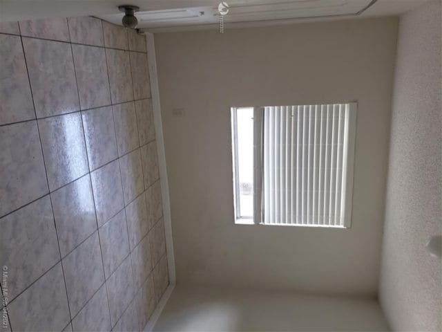 Building Photo - 9962 Twin Lakes Dr