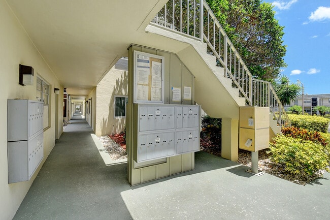 Building Photo - 318 Monaco Blvd