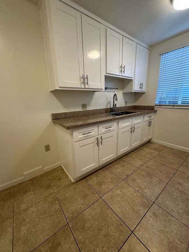 Foto del edificio - 2320 W 24th St