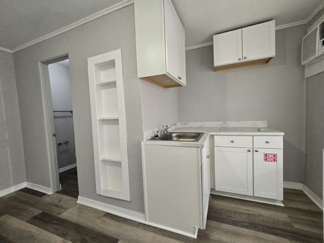 Building Photo - 12840 Seminole Blvd