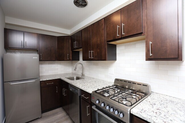 Foto del edificio - 448 W Barry Ave