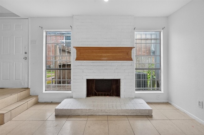 Foto del edificio - 9550 Deering Dr