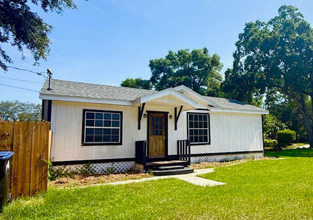 Foto principal - 2215 Vine St