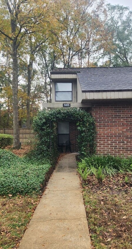 Primary Photo - 2/2 in Timberway II!