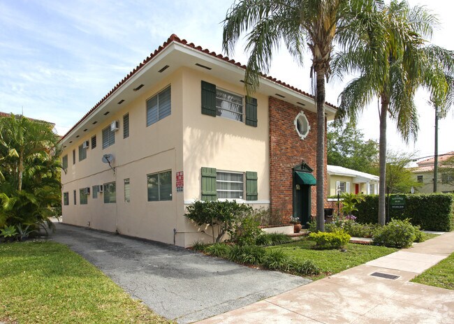 Foto del edificio - 305 Navarre Avenue