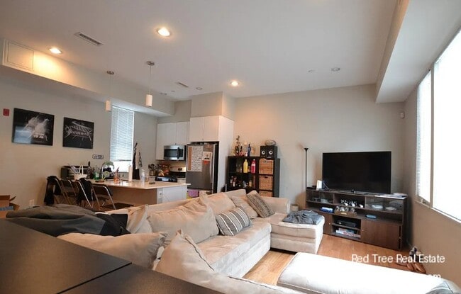 Foto del edificio - 53 Glenville Ave