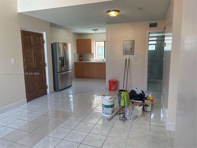 Foto del edificio - 2765 W 61st Pl
