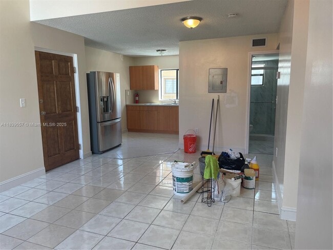 Building Photo - 2765 W 61st Pl