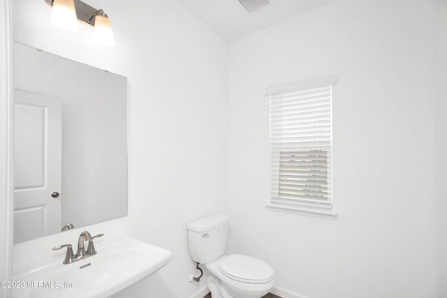 Foto del edificio - 348 Rosemont Dr