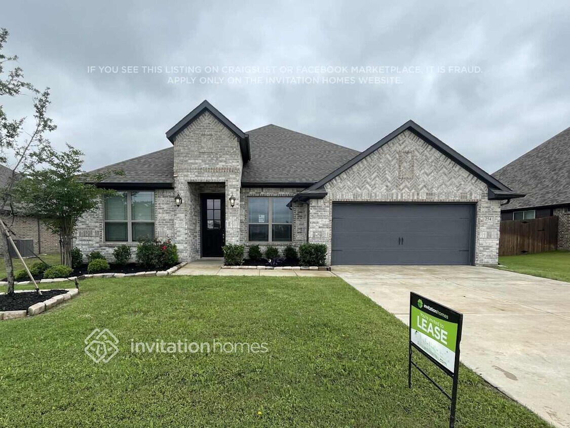 Primary Photo - 254 Hedgewood Dr
