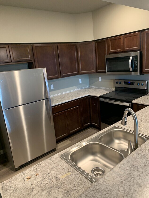 Samish Flats Luxury Apartment Homes! 3613 Consolidation Ave