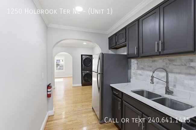 Foto del edificio - 1250 Holbrook Terrace NE