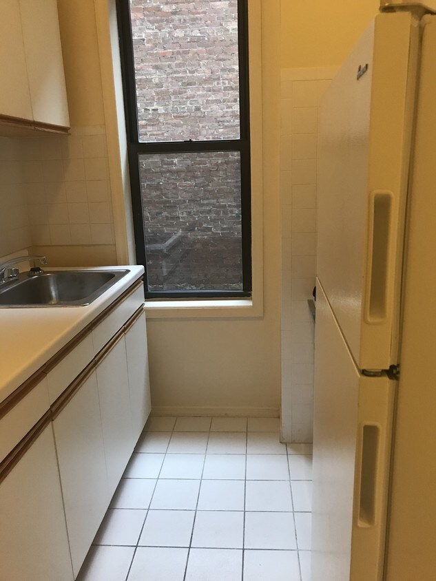 Primary Photo - 34-30 Steinway St