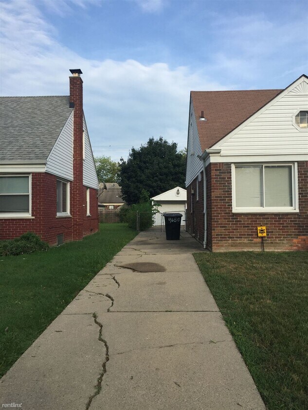 Building Photo - 3 br, 1.5 bath House - 11426 Balfour Rd