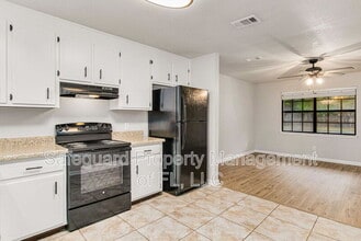 Building Photo - 4173 Ravenwood Dr