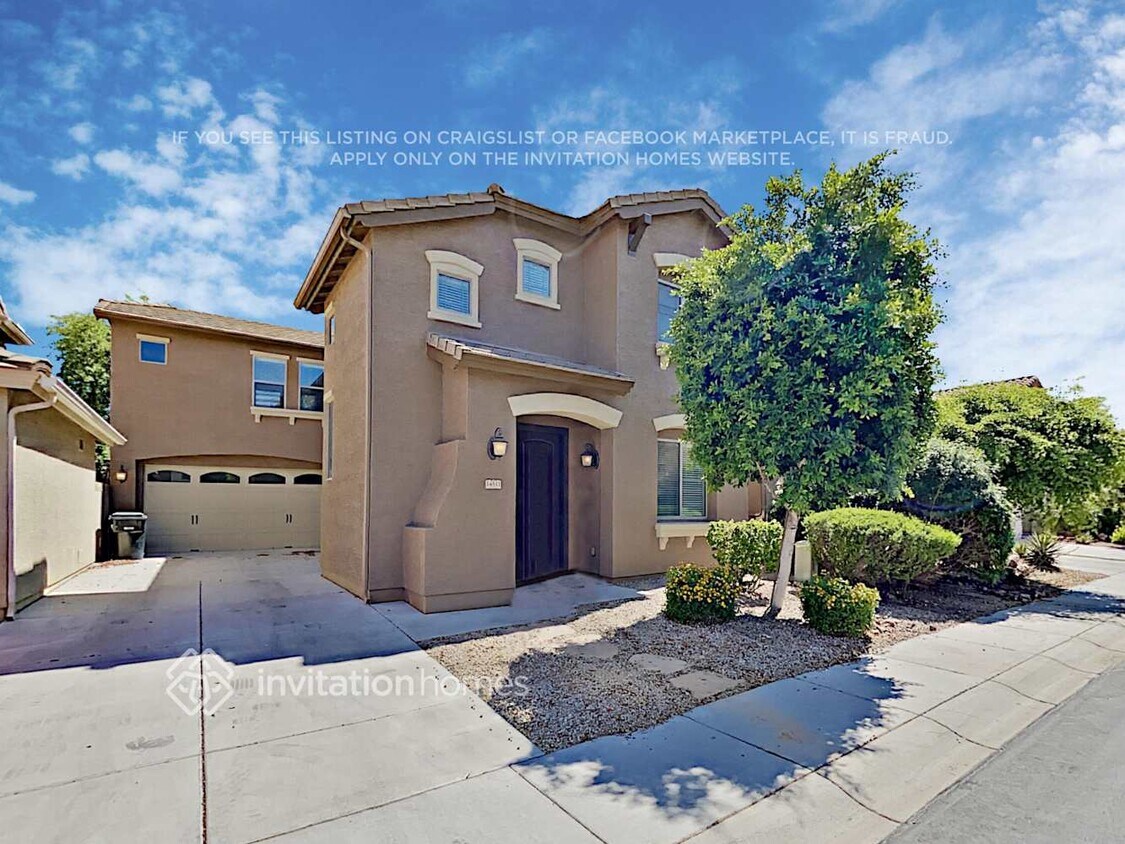 Foto principal - 14511 W Port Royale Ln