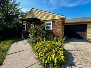 Building Photo - 812 Villa Park Ct