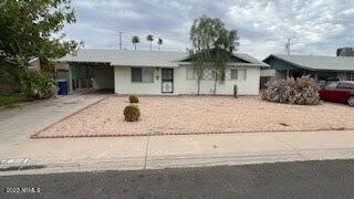 Foto principal - 717 W 17th Pl