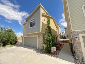 Building Photo - 2053 Alperton Heights