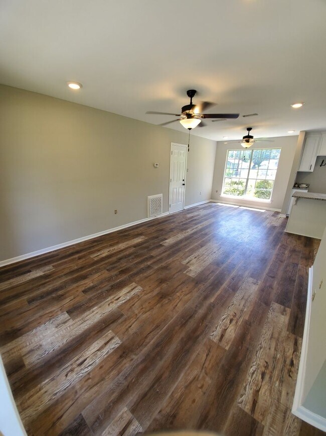 Foto del edificio - Newly remodeled, 3 bedroom, 2 bath home with large fenced in backyard in the heart of Rincon