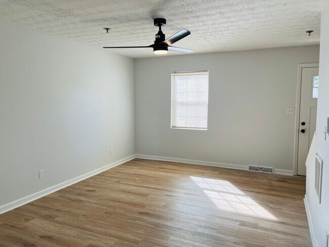 Foto del edificio - 2141 Thompson Ave SE