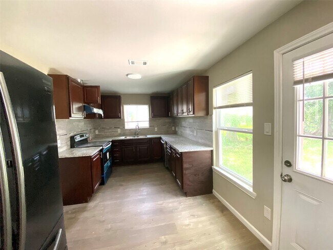 Foto del edificio - 4411 Buena Vista St