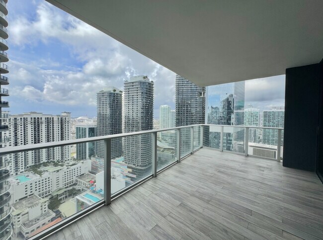 Building Photo - 1010 Brickell Ave