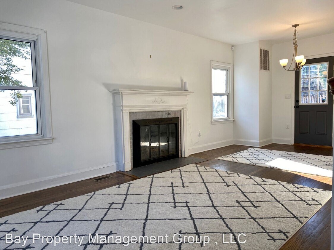 Foto principal - 3 br, 3 bath House - 410 Kingston Rd