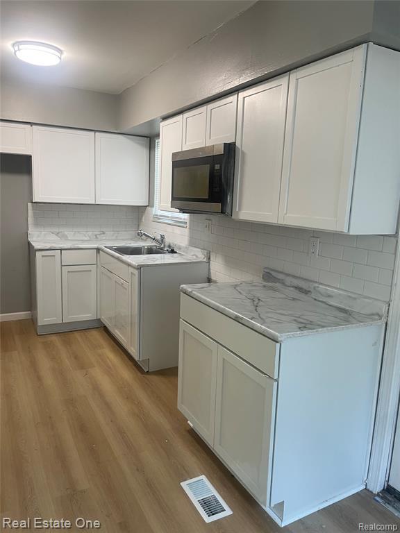 Foto del edificio - 28148 Fairfax St