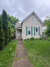 Building Photo - 658 E Franklin St