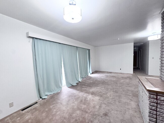 Foto del edificio - 501 E Sumac Ave