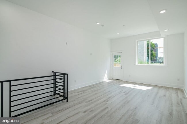 Building Photo - 1505 N Stillman St