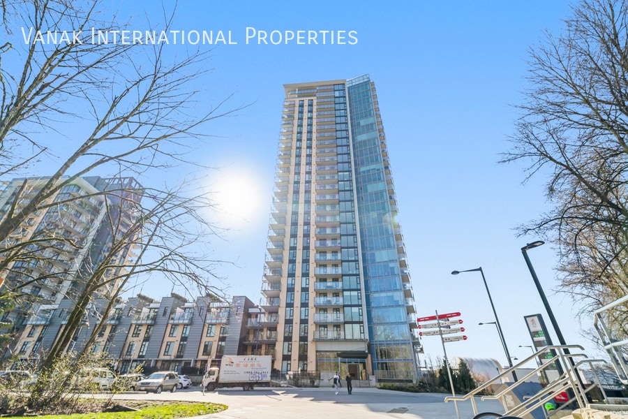 Primary Photo - PANORAMIC VIEWS | LUXURY 1 BDRM + DEN at H...