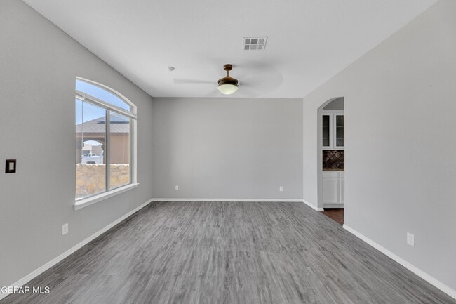 Building Photo - 14378 N Cave Dr