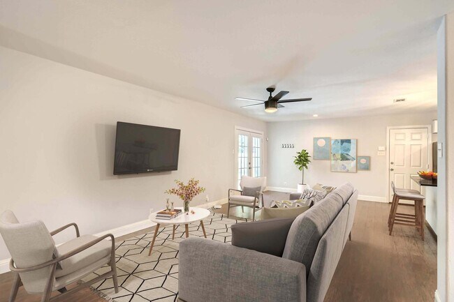 Foto del edificio - Bright Stevens Park home minutes from Bishop Arts & Trinity Groves