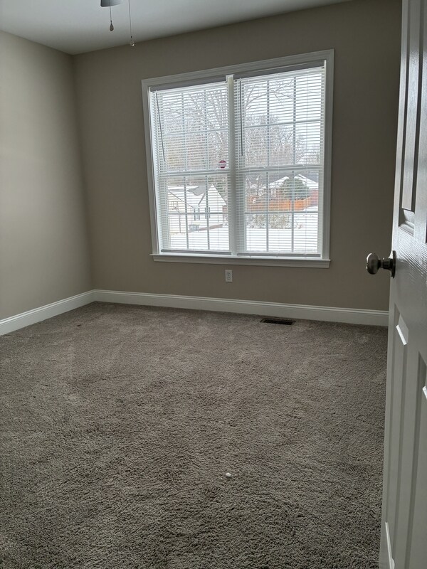 Foto del edificio - 231 Summerpine Pl