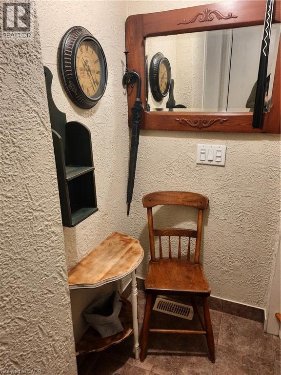 Building Photo - 1 King St E