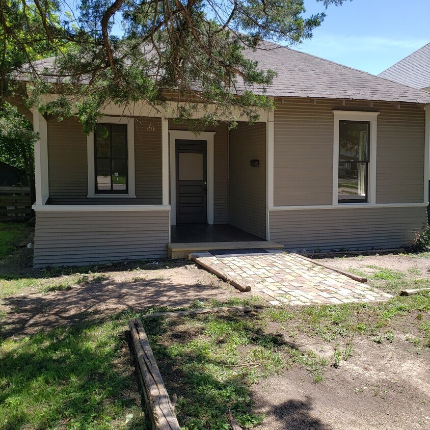 Foto principal - 1017 W 4th St