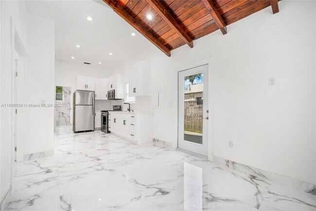 Foto del edificio - 2512 SW 14th St