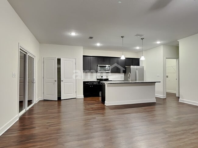 Foto del edificio - 998 Tan Tara Trl