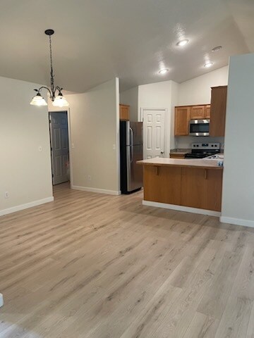 Building Photo - 651 N Shady Grove Way