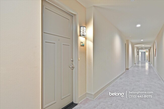 Building Photo - 627 Deep Valley Dr