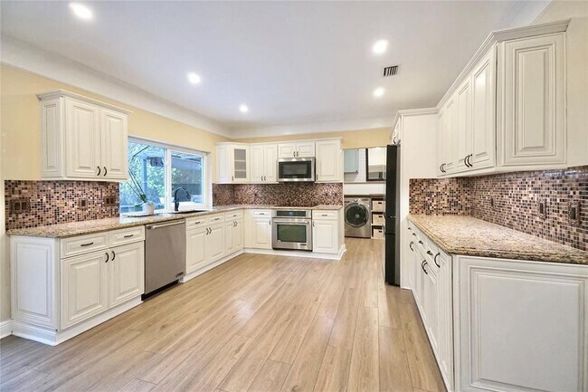 Building Photo - 7501 Red Bay Pl