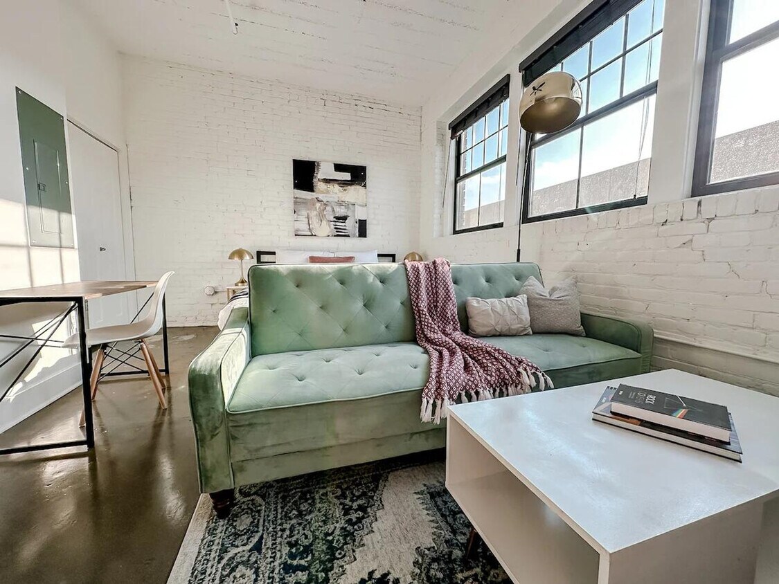 Foto principal - 232 N Mead St